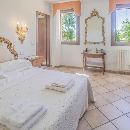 Awesome In Ariano Nel Polesine With Kitchen San Basilio